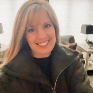 Meet your Posher, Delynne